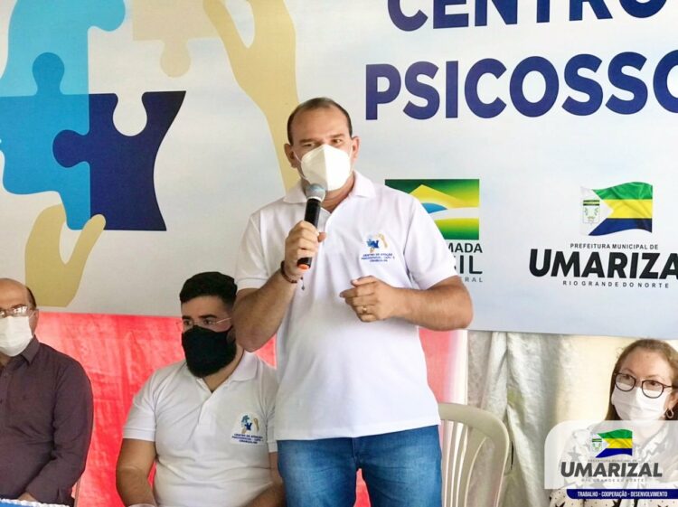 Prefeito Raimundo Pezão falando sobre a inauguração.