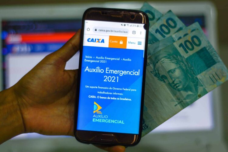 Governo anuncia prorrogação do auxílio emergencial por mais três meses