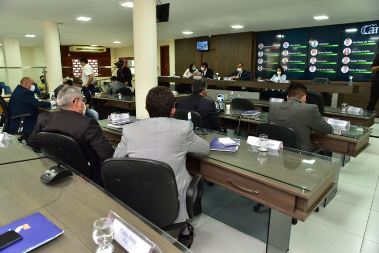 Sessão desta terça-feira (16), quando a Mesa Diretora informou prazos para matérias orçamentárias (foto: Edilberto Barros/CMM)