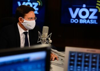 O ministro da Cidadania, João Roma, participa do programa A Voz do Brasil