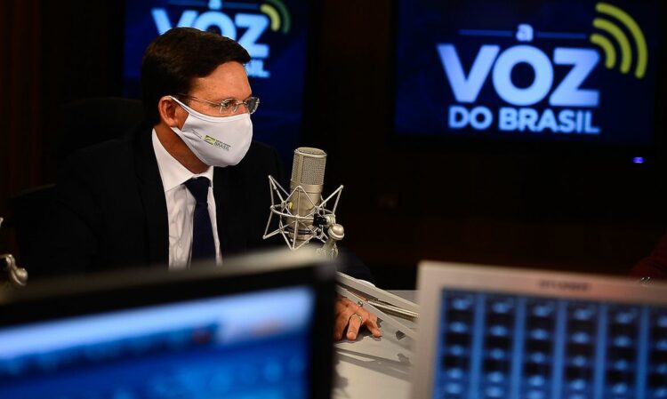 O ministro da Cidadania, João Roma, participa do programa A Voz do Brasil