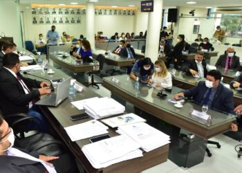 Votação da Lei Orçamentária Anual, na tarde desta sexta-feira, 14 (foto Edilberto Barros/CMM)