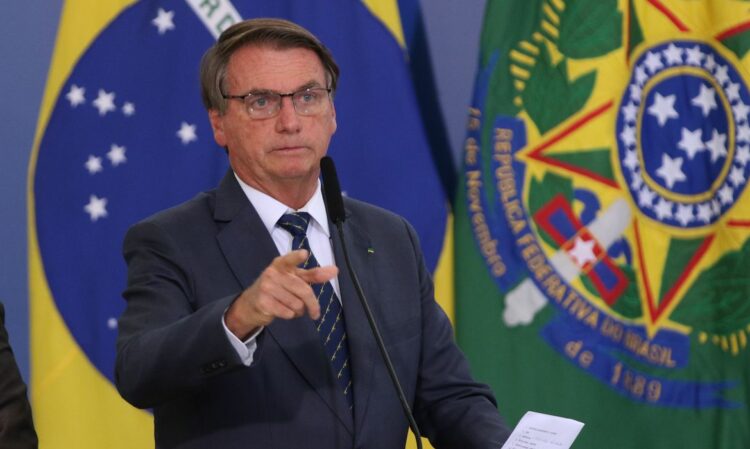 O ministro da Economia, Paulo Guedes, o Ministro da Secretaria-Geral da Presidência, General Ramos, o Presidente Jair Bolsonaro e o ministro da Justiça e Segurança Pública, Anderson Torres, durante lançamento da Carteira de Identidade Nacional.