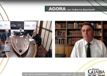 O presidente Jair Bolsonaro durante entrevista à Rádio Guaíba, nesta terça (2)
REPRODUÇÃO