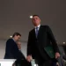 Bolsonaro chega para pronunciamento no Planalto, em 1º de novembro; foi uma das últimas aparições públicas do presidente, — Foto: REUTERS/Adriano Machado