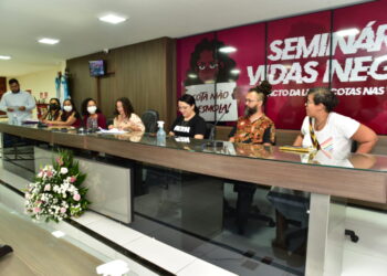 Mesa da segunda edição do Seminário Vidas Negras, realizado em 2022.
Foto: Edilberto Barros/CMM