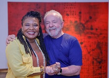 Cantora Margareth Menezes e presidente eleito Lula - Foto: Ricardo Stuckert