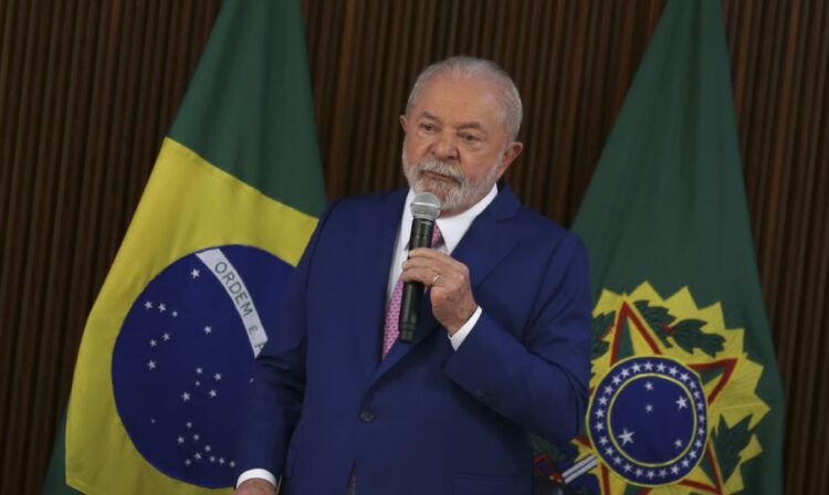 O presidente Luiz Inácio Lula da Silva coordena a primeira reunião ministerial de seu governo, no Palácio do Planalto