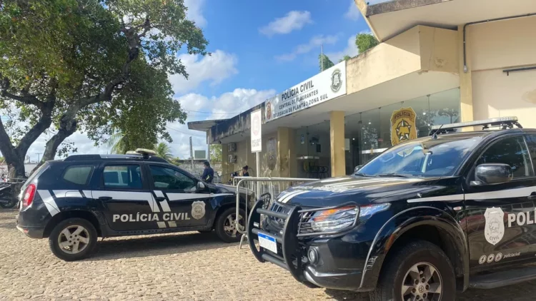 Homem foi conduzido à Delegacia de Plantão da Zona Sul, em Natal — Foto: Francielly Medeiros/Inter TV Cabugi