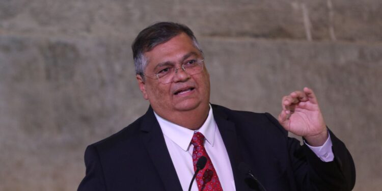 Flávio Dino diz que Polícia Federal mostrou hoje que não é aparelhada