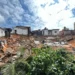 Casas desabaram parcialmente em encosta perto de lagoa de captação em Natal. — Foto: Vinícius Marinho/Inter TV Cabugi