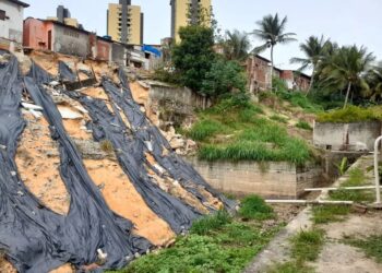 Prefeitura suspende aluguel social e vítimas do desabamento em Neópolis temem ficar desabrigadas