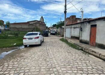 Crime aconteceu na Rua das Tulipas, em Mossoró — Foto: Iara Nóbrega/Inter TV Costa Branca