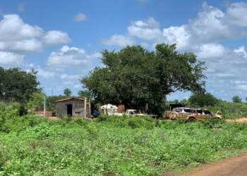 Casa onde investigadores acreditam que fugitivos podem ter ficado durante alguns dias depois da fuga da Penitenciária Federal de Mossoró — Foto: Gustavo Brendo/Inter TV Cabugi