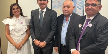 Flavinha se reúne com o futuro presidente da Câmara dos Deputados, Hugo Motta, acompanhada de Abraão Lincon presidente da CBPA e o ex-prefeito Flavio Veras.