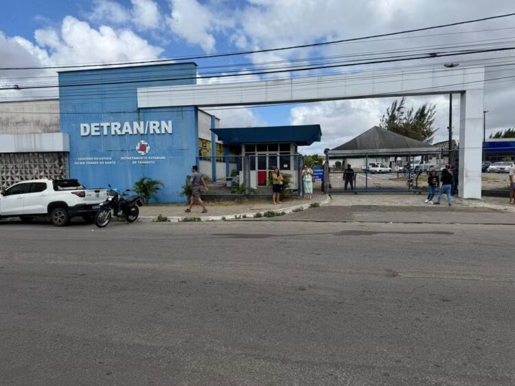 Fachada do Detran-RN em Natal — Foto: Sérgio Henrique Santos/Inter TV Cabugi