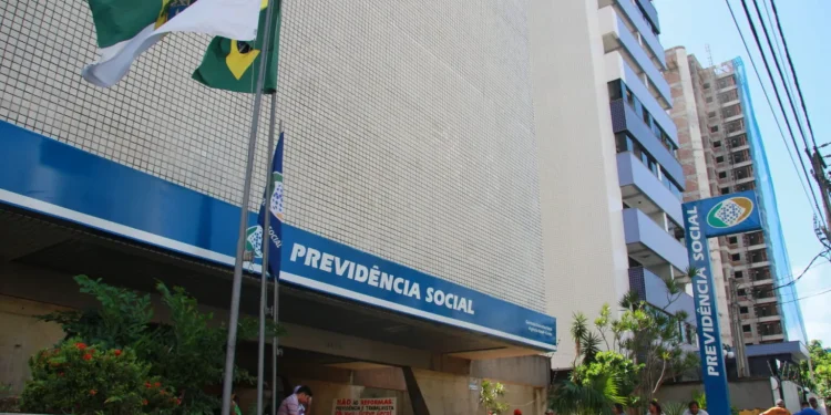 Fraude do INSS: Associação aplicou descontos até 180% acima do autorizado, aponta PF