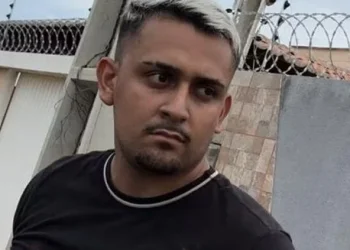 Suspeito de ter ajudado fugitivos de Mossoró é encontrado morto dentro de carro