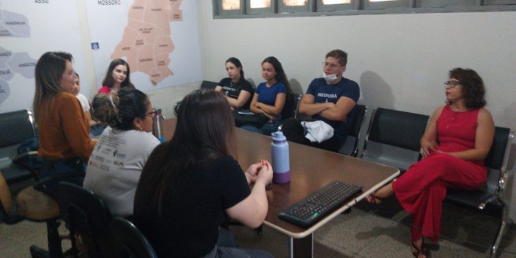 Estudantes de Medicina da Uern fazem visita técnica a II Ursap