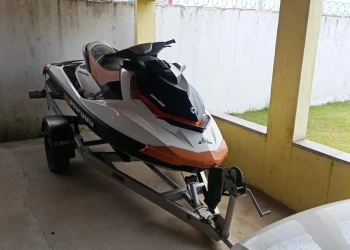 PF apreende armas, dinheiro e carros de luxo em operação contra tráfico de drogas no RN