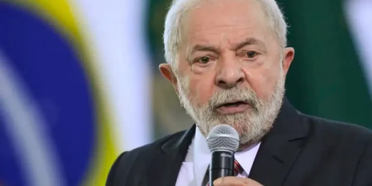 Lula sanciona lei que proíbe uso de linguagem neutra pelos governos