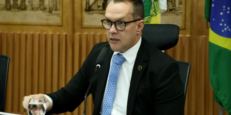 Presidente da Câmara remarca sessão para julgar pedido de cassação de Brisa Bracchi