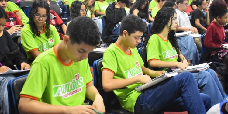 Prefeitura de São Gonçalo disponibiliza transporte gratuito para estudantes que participarão do Aulão Preparatório do IFRN