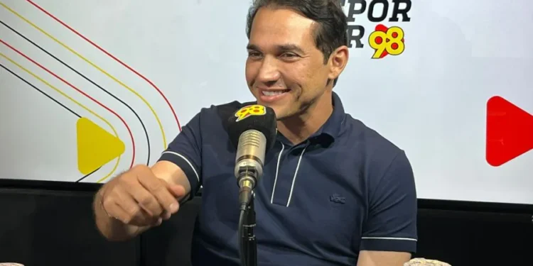 Kleber Rodrigues diz que maioria dos 17 prefeitos de seu grupo deve acompanhar Allyson Bezerra