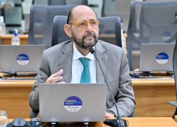 Gustavo Carvalho critica cenário da educação no RN e cobra ações do Governo