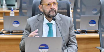 Gustavo Carvalho critica cenário da educação no RN e cobra ações do Governo