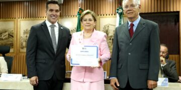 Câmara de vereadores de Natal homenageia Liga Contra o Câncer