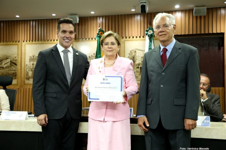 Câmara de vereadores de Natal homenageia Liga Contra o Câncer