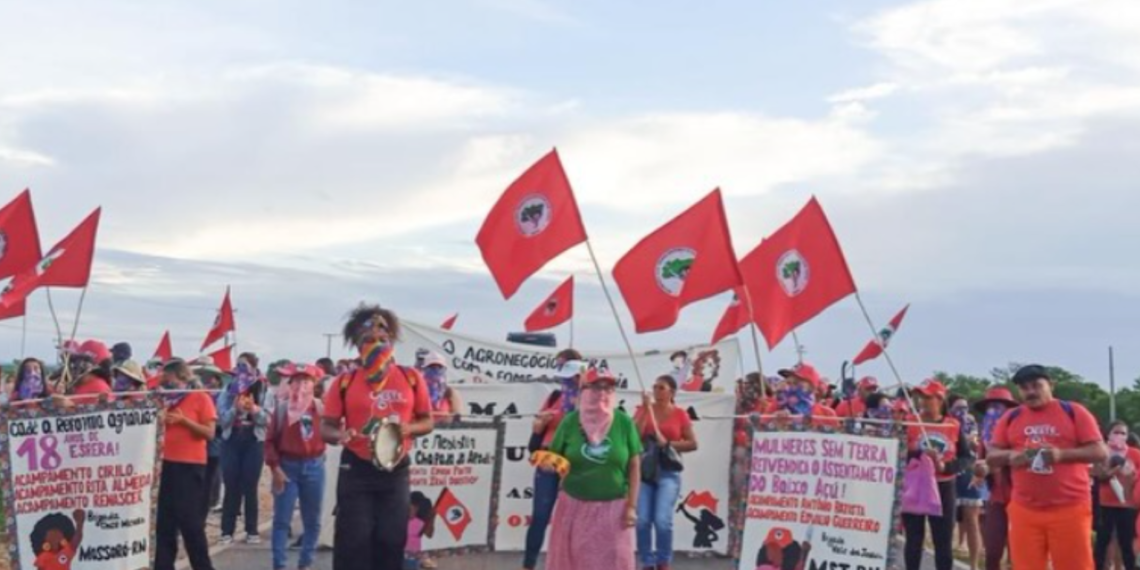 Manifestantes do MST liberam BR-405 e BR-101 no RN após negociação da PRF