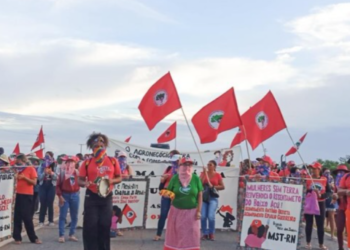 Manifestantes do MST liberam BR-405 e BR-101 no RN após negociação da PRF
