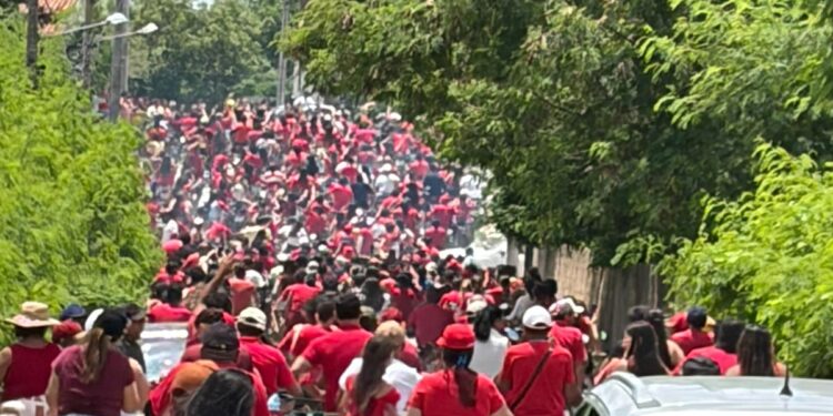 ITAÚ EM PESO: Multidão nas ruas supera expectativas e marca o dia da convenção de José Roberto Pezão em Itaú-RN