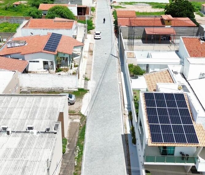 Prefeita Marianna Almeida inaugura quase 1 mil m² de pavimentação com piso intertravado em Pau dos Ferros