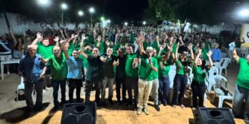 Walter Alves participa de mobilização que reúne multidão em Ceará-Mirim