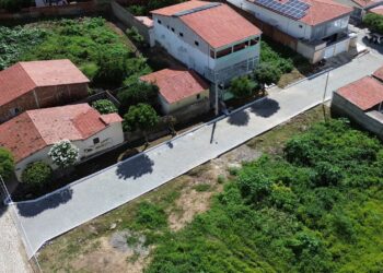 Marianna Almeida inaugura 613 m² de pavimentação no bairro Frei Damião em Pau dos Ferros