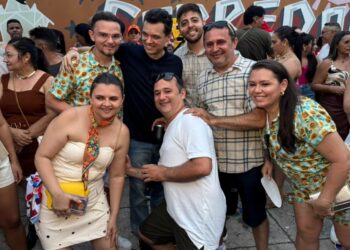 Pré-candidato a deputado estadual, Walter Alves recebe manifestações de apoio no Pingo da Mei Dia
