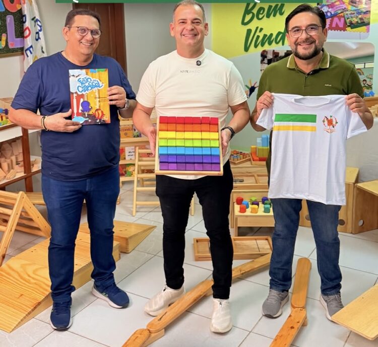 Entrega do Fardamento escolar atrasado expõe falta de Planejamento da Prefeitura de Apodi