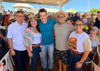 Walter Alves participa do encerramento da 66ª Festa da Colheita em Cruzeta