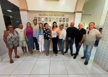 Prefeita Marianna Almeida assina ordem de serviço para construção dos novos pórticos de Pau dos Ferros