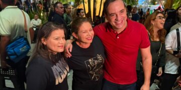 Cadu recebe carinho do povo de Martins na abertura do Festival Gastronômico e Cultural