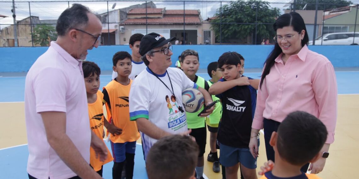 Pau dos Ferros: Marianna Almeida entrega praça e quadra revitalizadas com recursos próprios do município