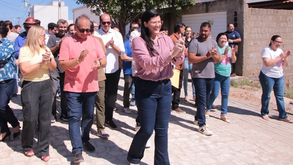 Marianna Almeida entrega novo trecho da Rua das Lavandas e conclui pavimentação de toda a via
