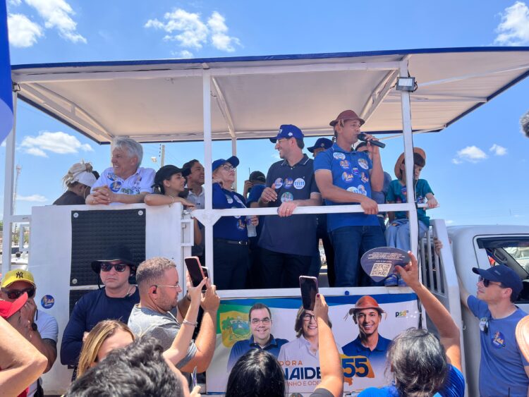 Multidão recebe Allyson ao lado do Prefeito Zé Roberto Pezão em Itaú