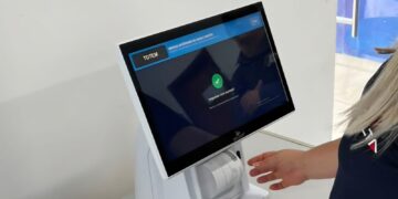 SAAE de São Gonçalo instala totens de autoatendimento e serviço de WhatsApp com inteligência artificial
