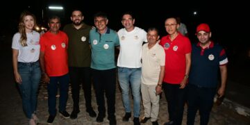 Doutor Gustavo reúne lideranças e percorre comunidade de Arapuá, em Ipanguaçu