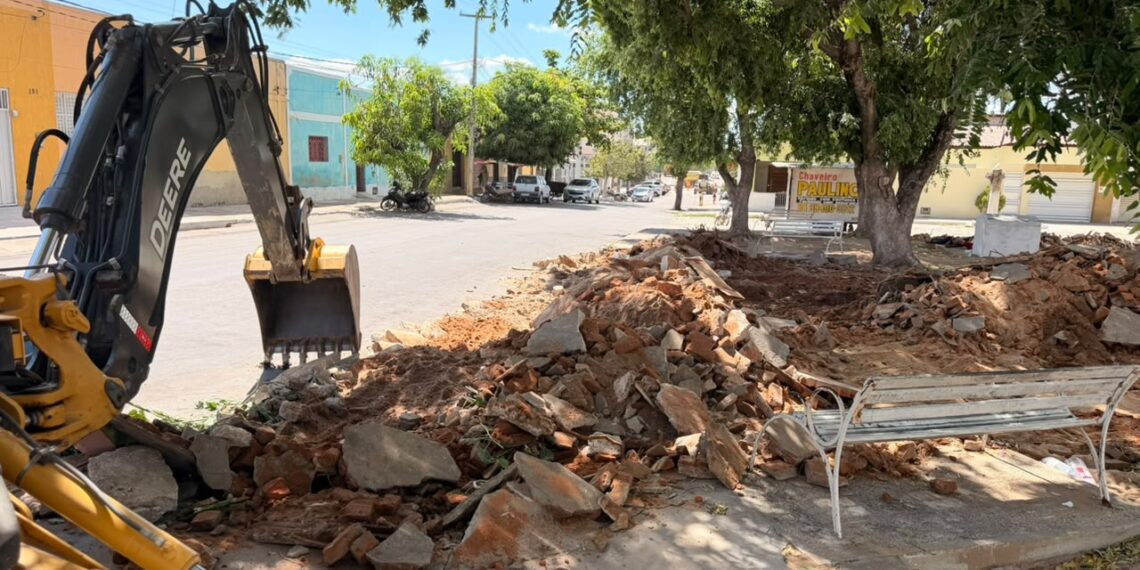Prefeitura inicia revitalização da Praça São Francisco em Apodi