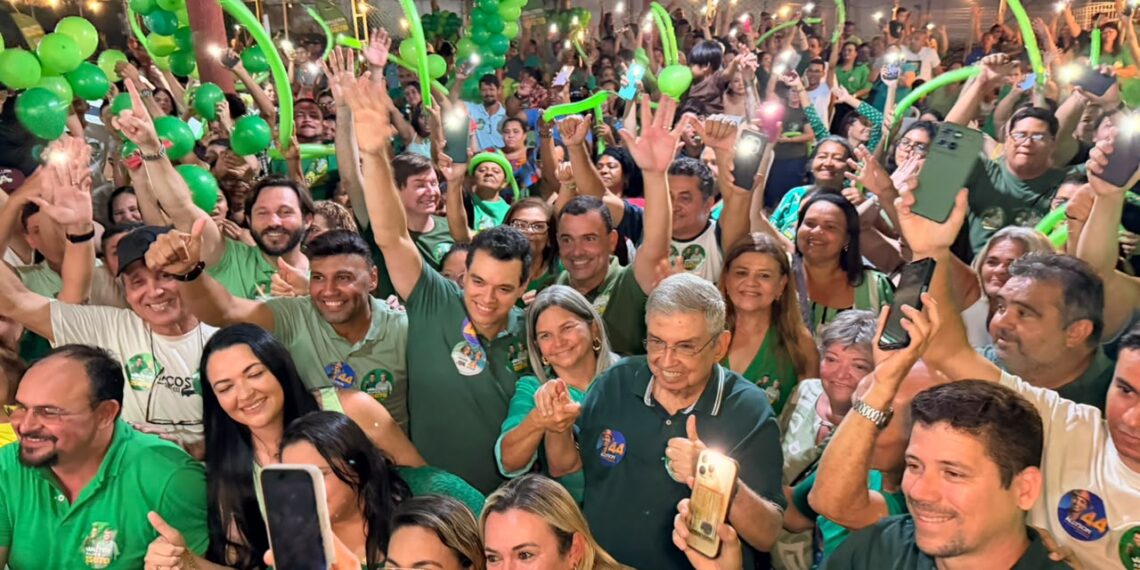 Walter Alves e Garibaldi reúnem multidão em Parnamirim, terceiro maior colégio eleitoral do RN